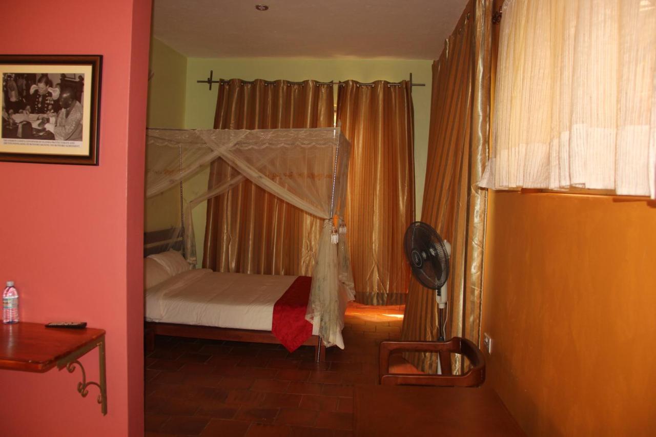 Saltek Forest Cottages Masindi Eksteriør bilde