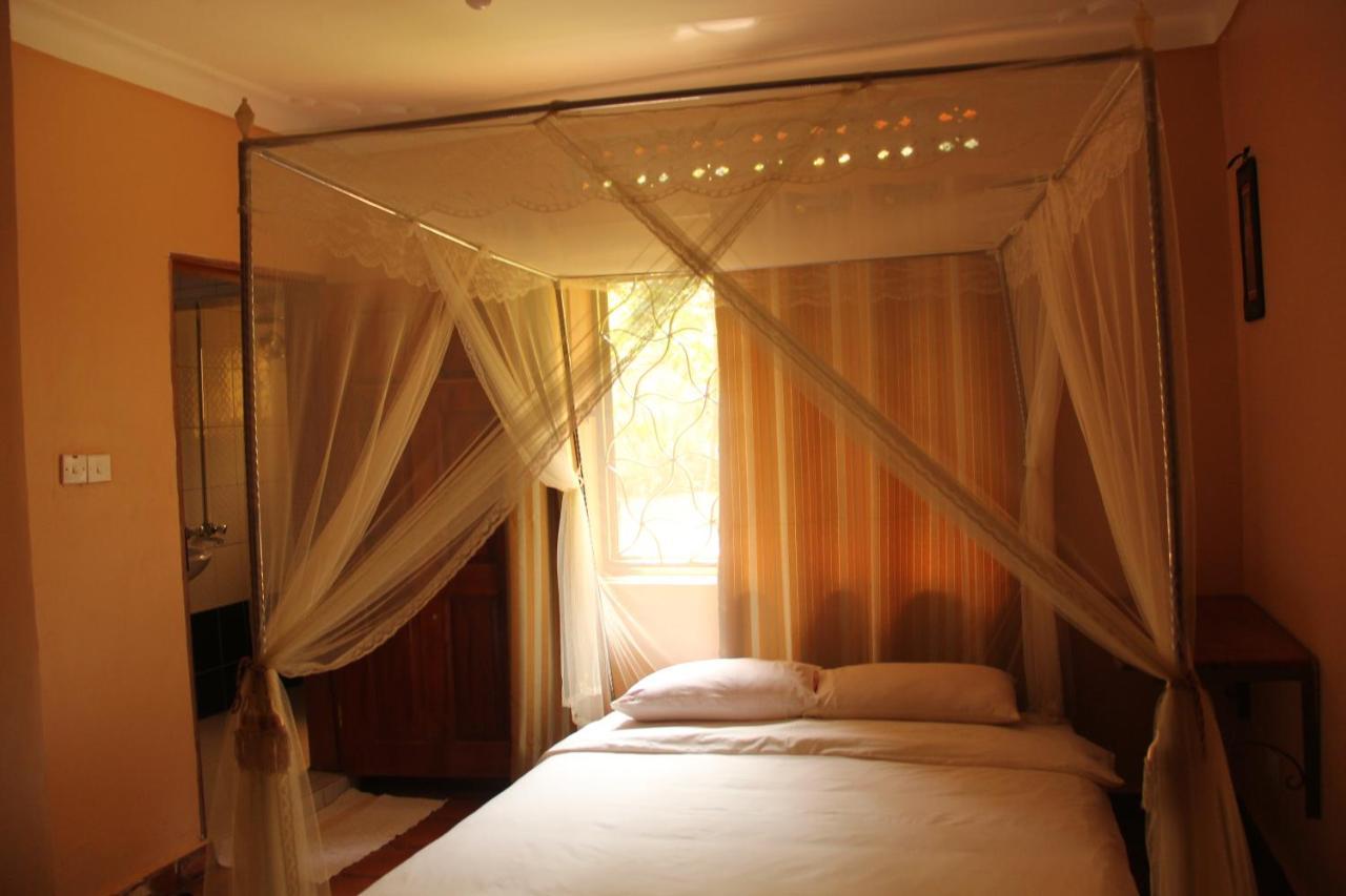 Saltek Forest Cottages Masindi Eksteriør bilde
