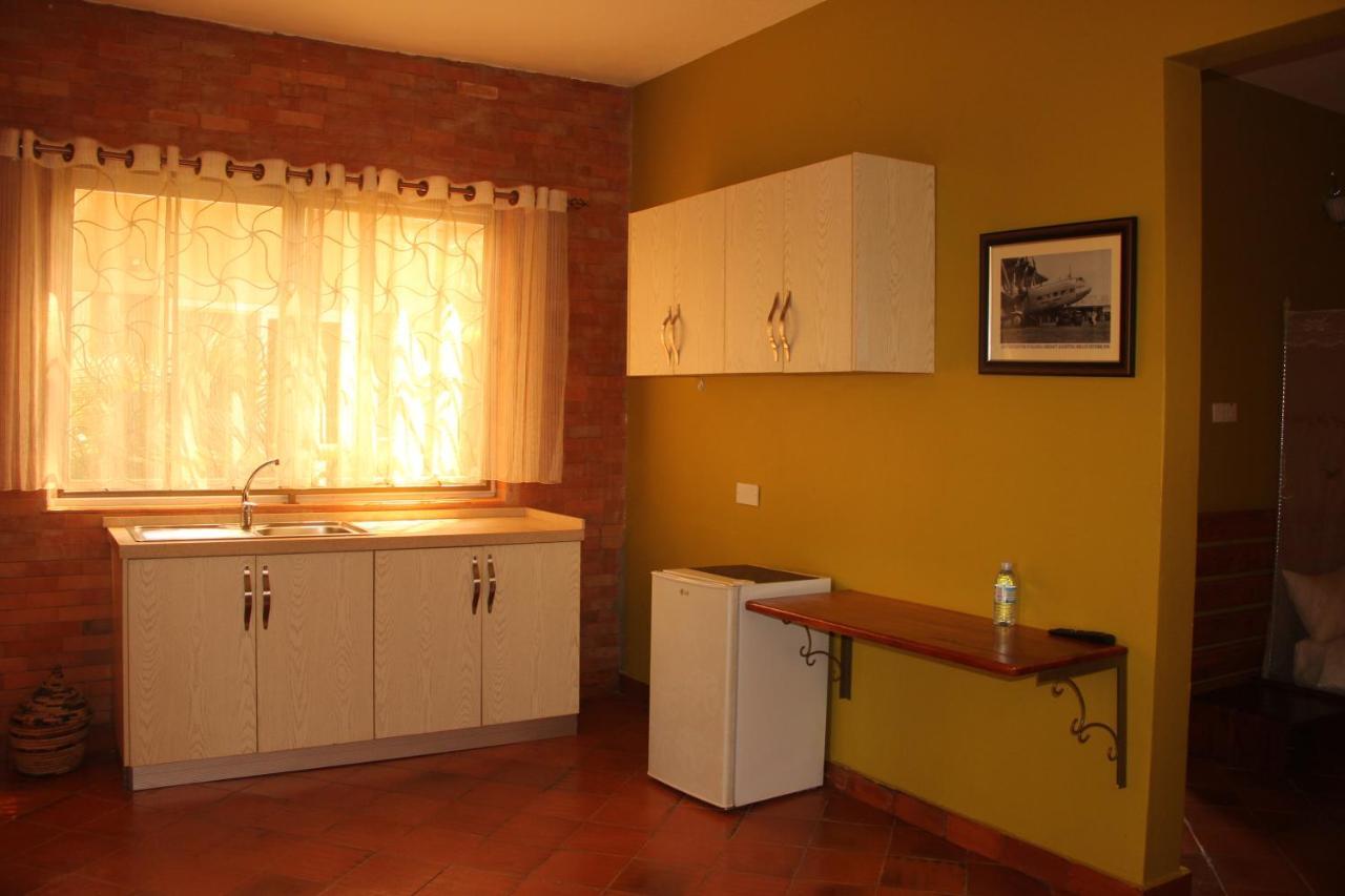 Saltek Forest Cottages Masindi Eksteriør bilde