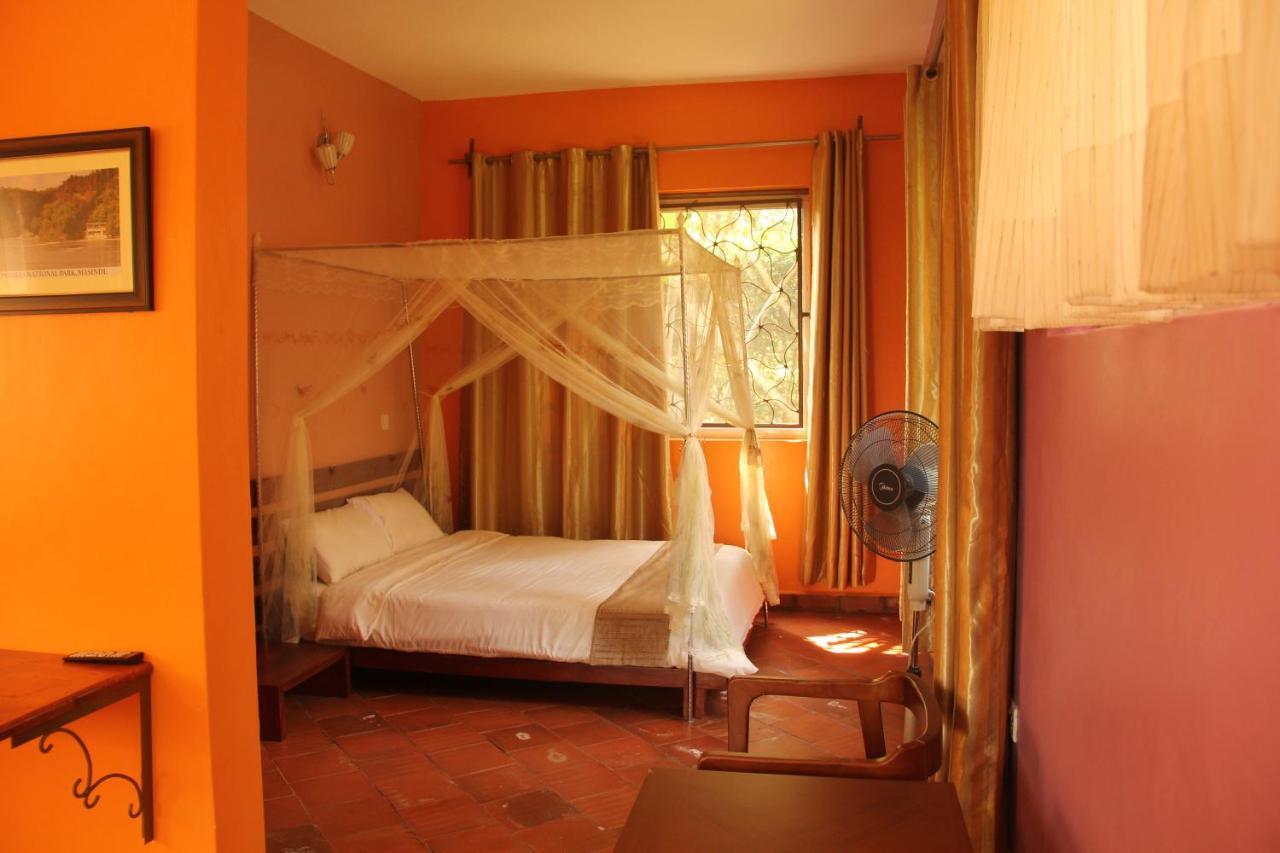 Saltek Forest Cottages Masindi Eksteriør bilde