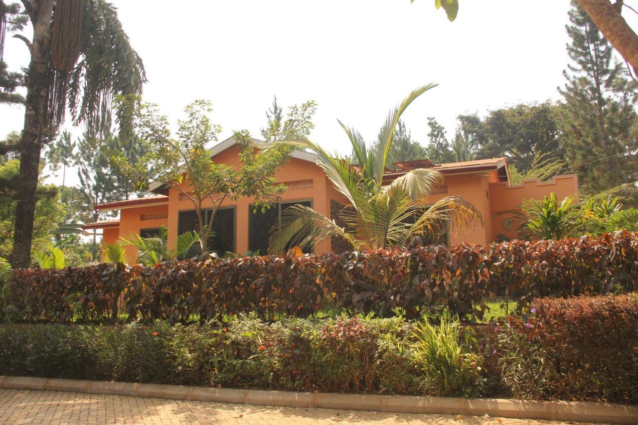 Saltek Forest Cottages Masindi Eksteriør bilde